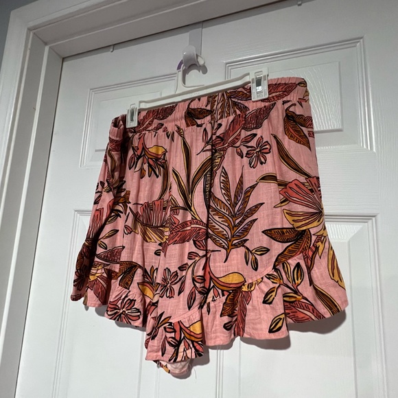 Wild Fable floral ruffle shorts - Picture 2 of 3